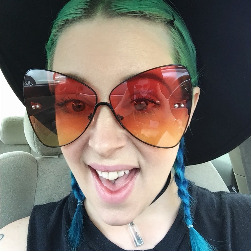 Killer! 🦋 butterfly sunset 🌅 shades!